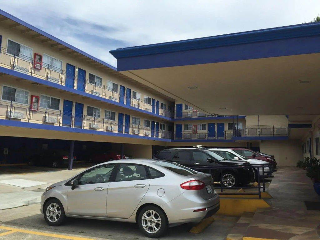 Surf Motel