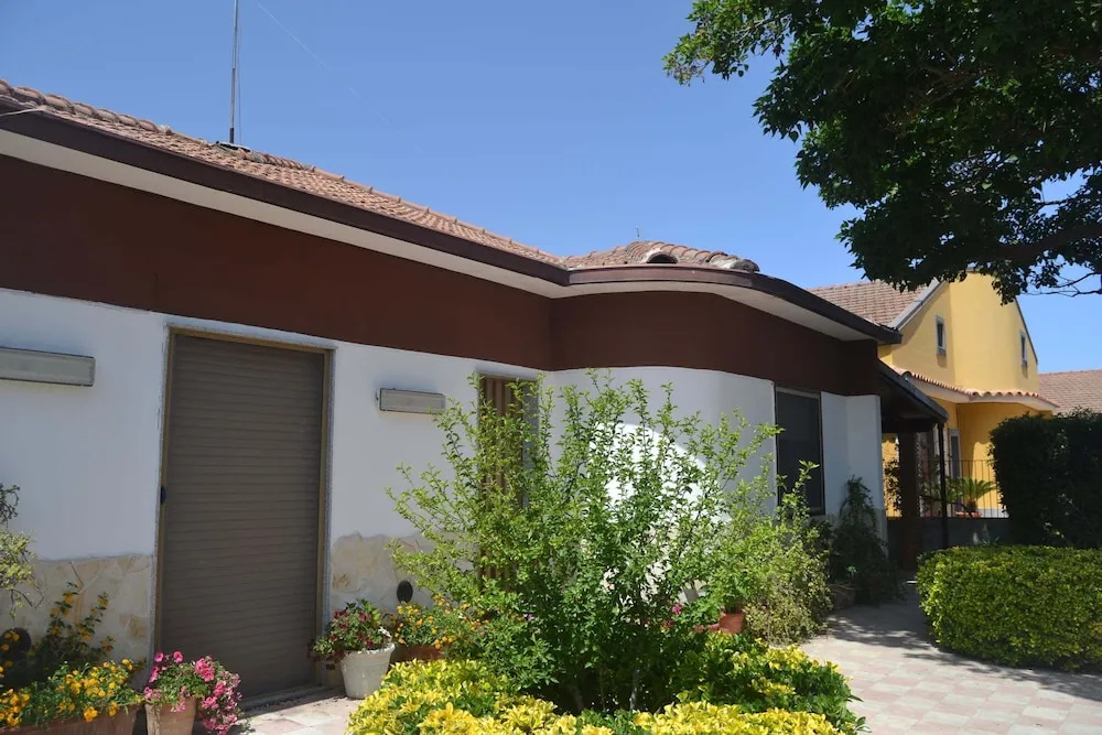 Detached House Near the sea With Garden and Terrace