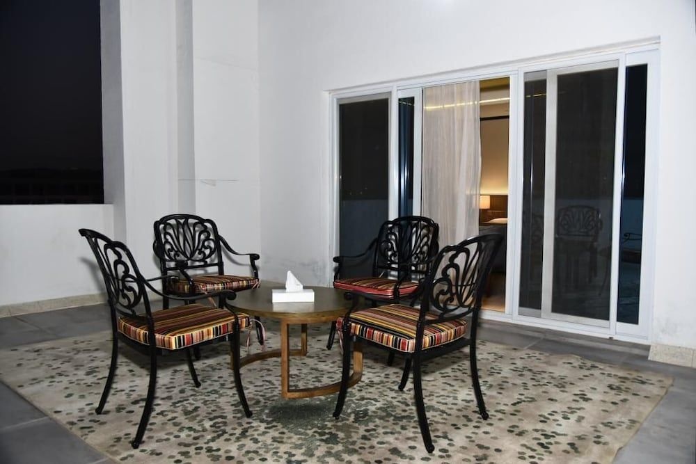 The Airport Hotel — photo 6