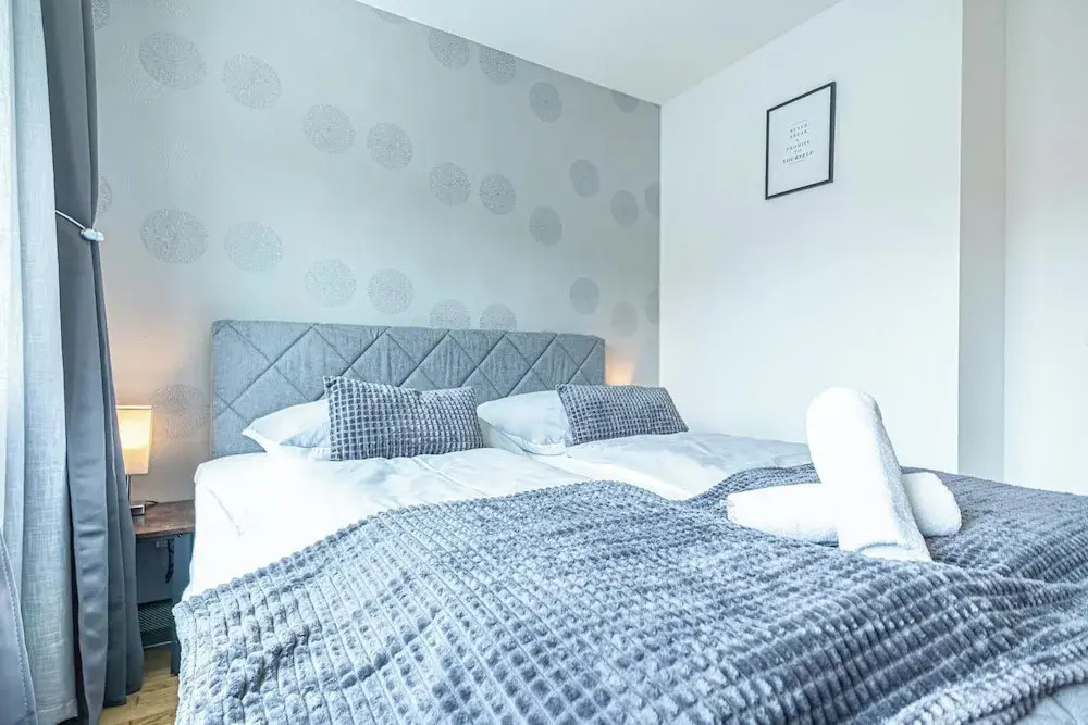 9 Min Metro City Center 1BR 1LR Apt, photo 2