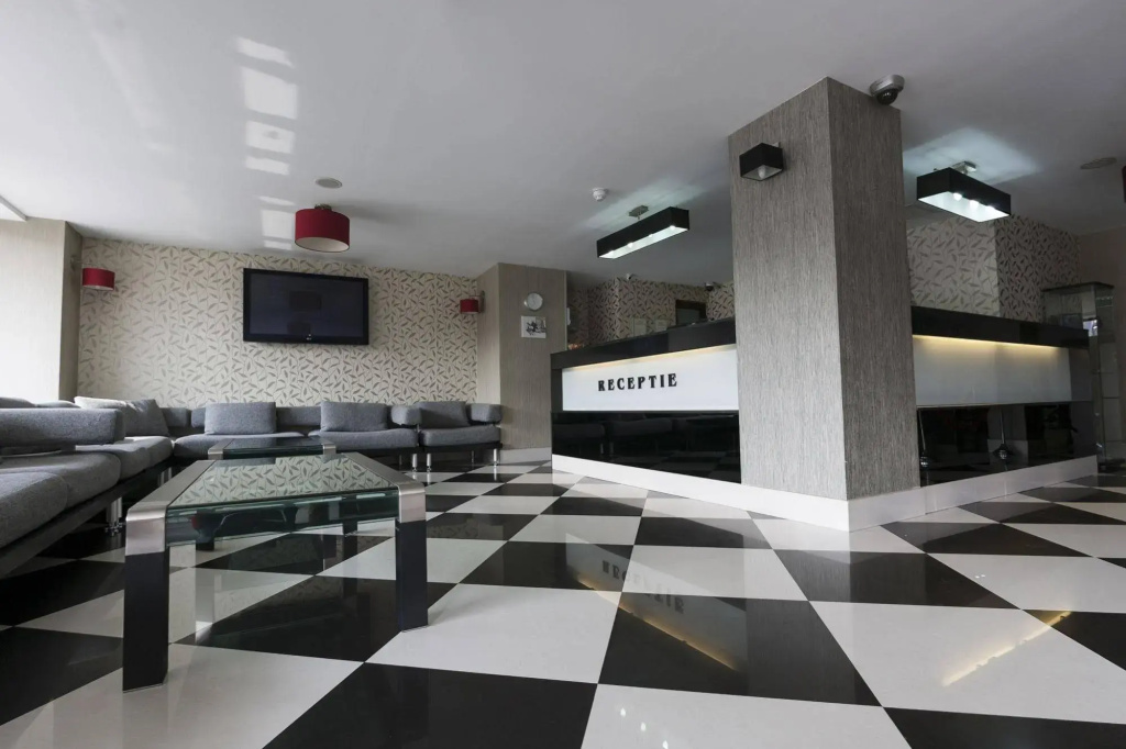 Parliament Hotel, photo 2