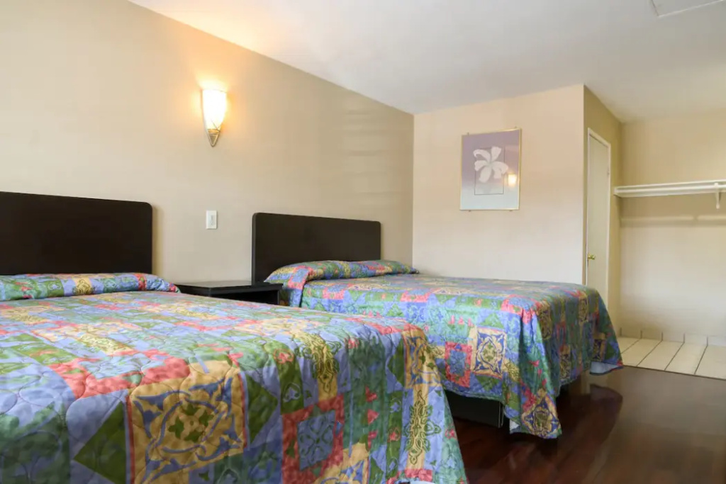 Covina Motel, photo 4