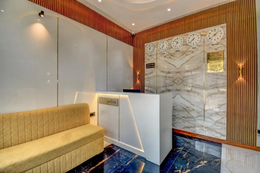 Hotel Majestic Crest, photo 4