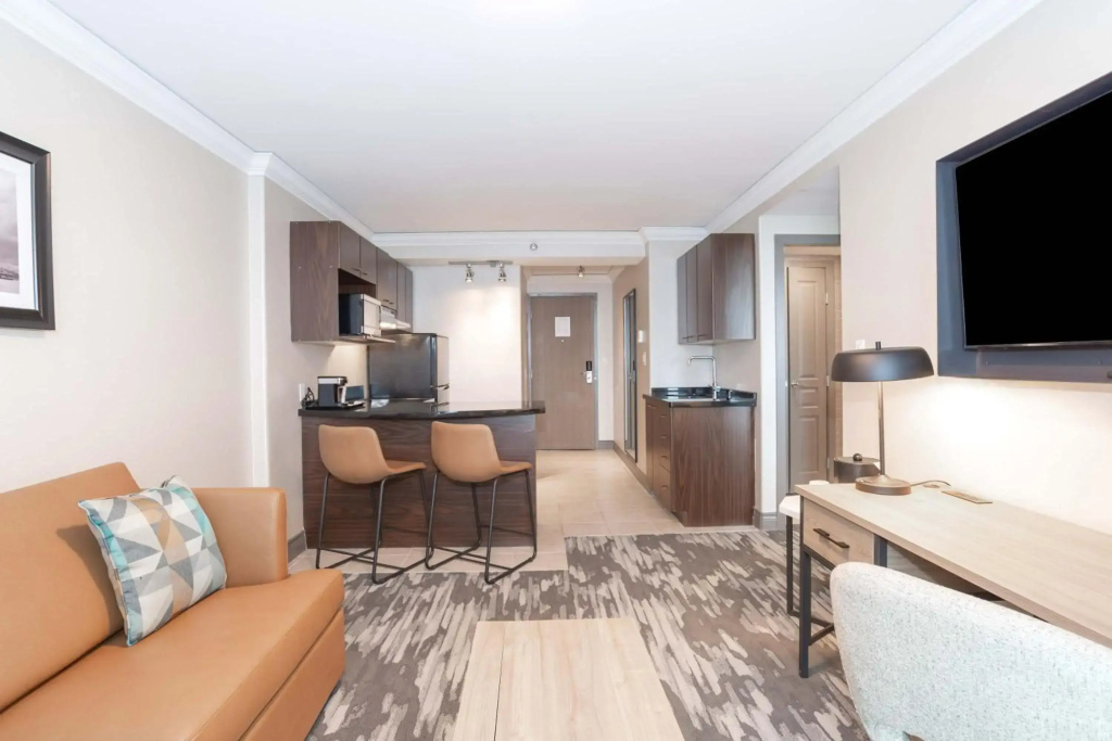 Sandman Signature Toronto Airport Hotel — photo 7