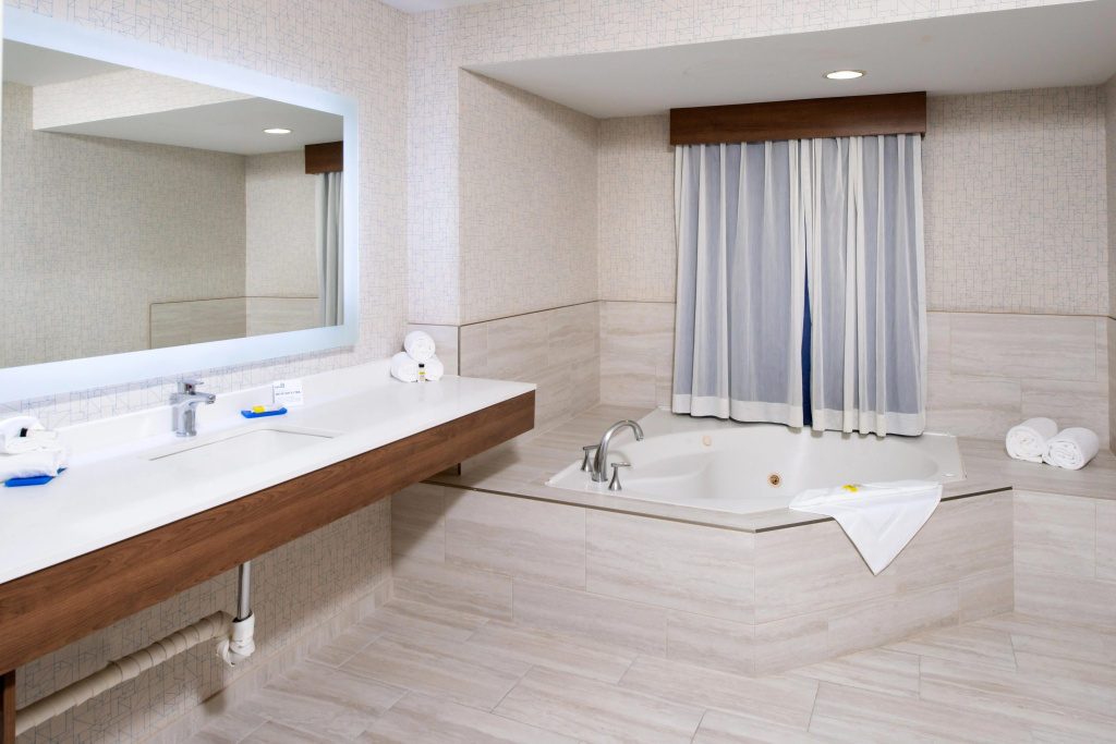 Holiday Inn Express & Suites Los Angeles Downtown West by IHG — photo 8