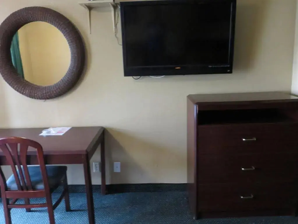 Economy Inn LAX — photo 6