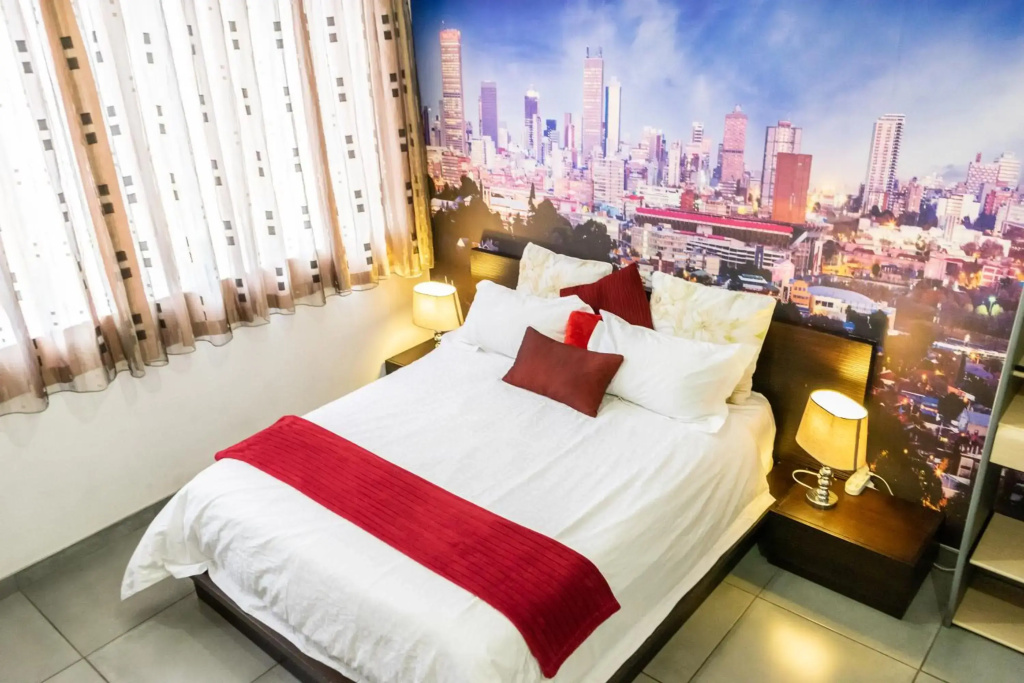 Stunning Maboneng Precinct Studio Apartment at 12 Decades Building, photo 2