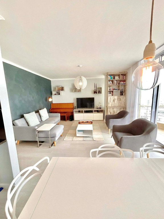 706 Portico, photo 2