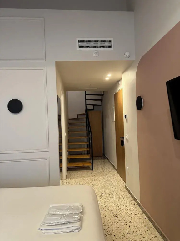 Belle Athenes - Luxury Rooms at Monastiraki Railway Station, photo 4