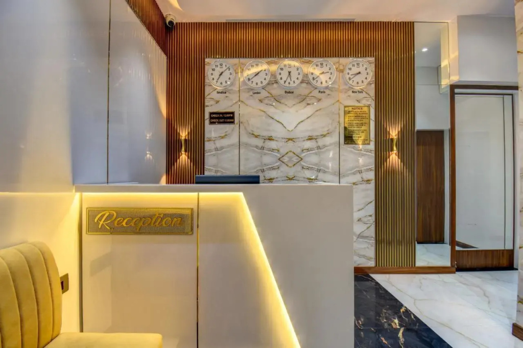Hotel Majestic Crest