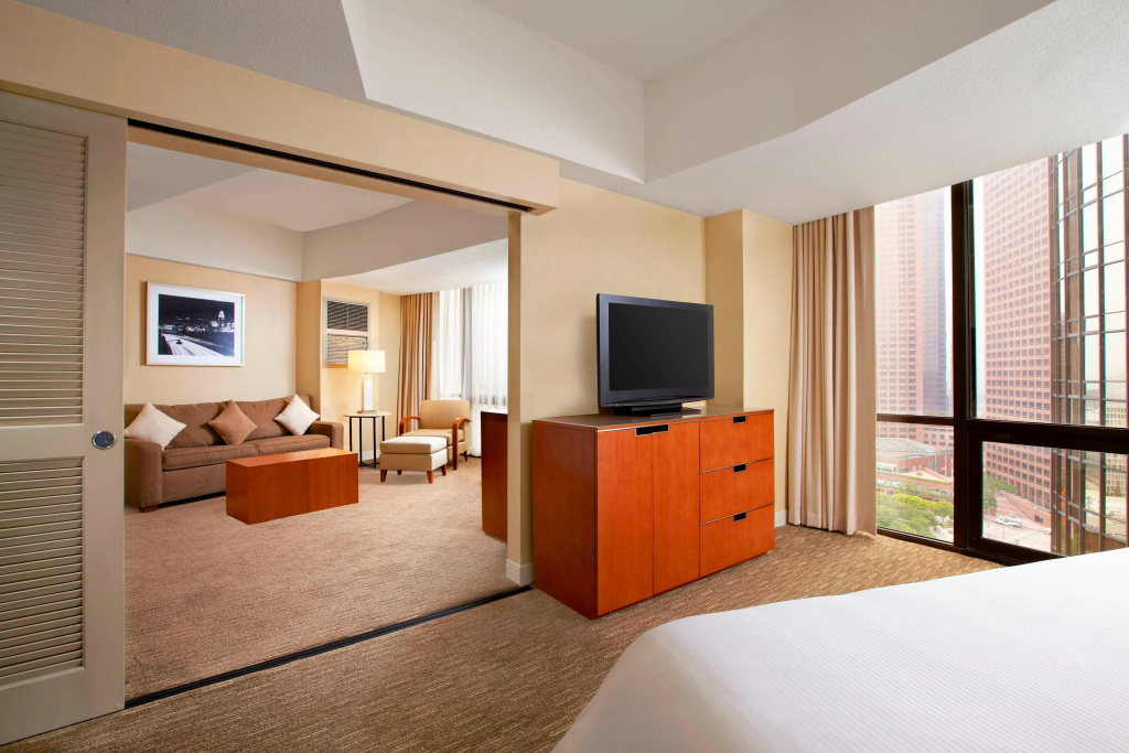 The Westin Bonaventure Hotel and Suites, Los Angeles, photo 2