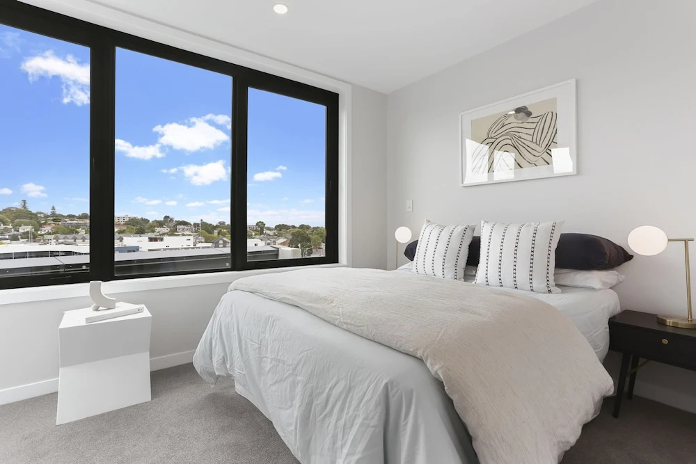 Enfield Sky- Brand New Penthouse