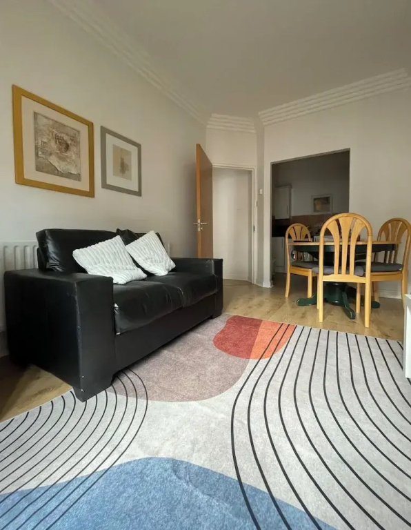 Entire Apartment in Heart of Dublin — photo 2