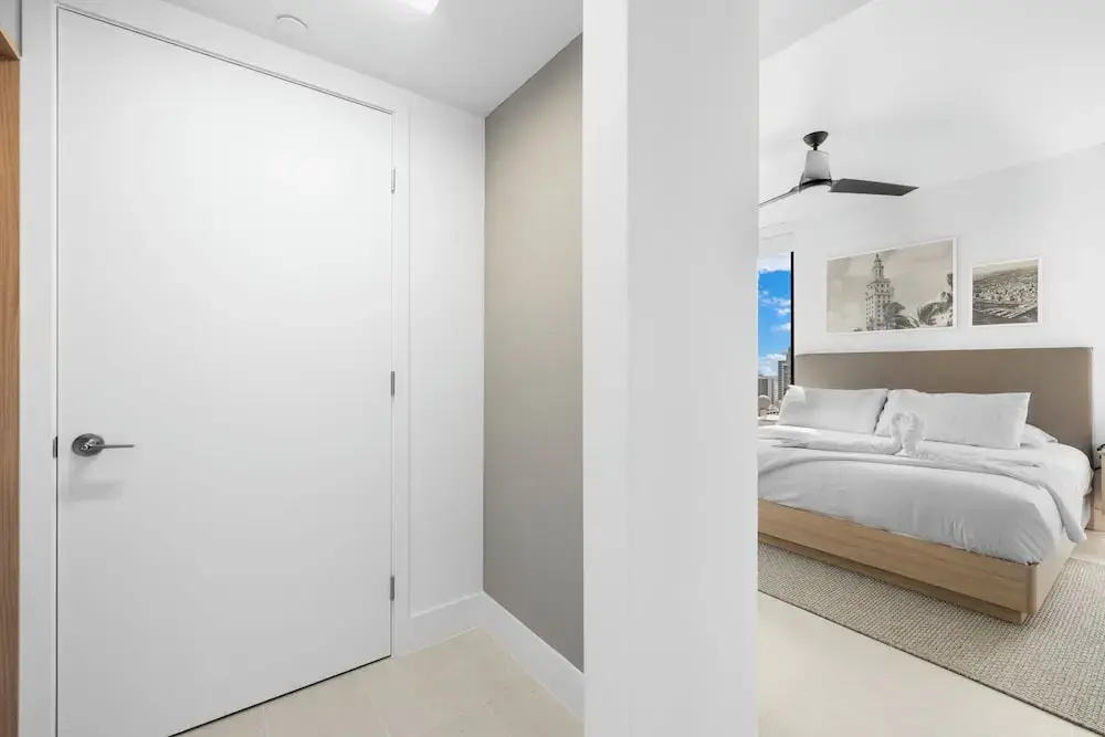 Luxury Downtown Condos with City Views, photo 5
