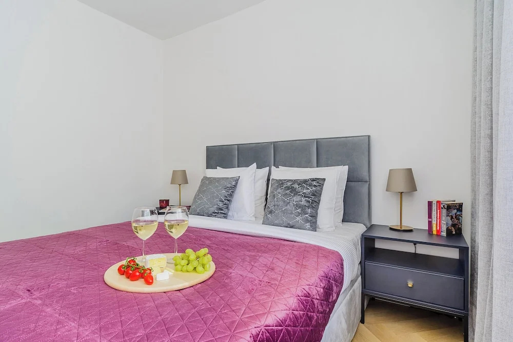 Lumina 4-room apart near Pałac Kultury — photo 3