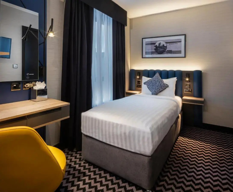 Academy Plaza Hotel, photo 5