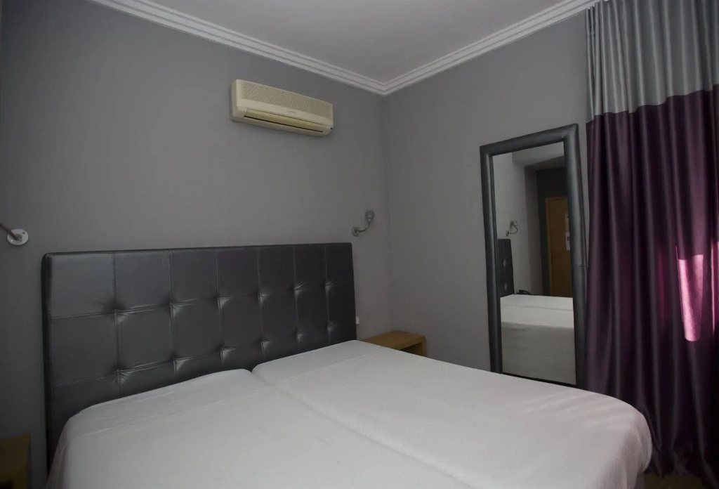 Hotel Capital — photo 2