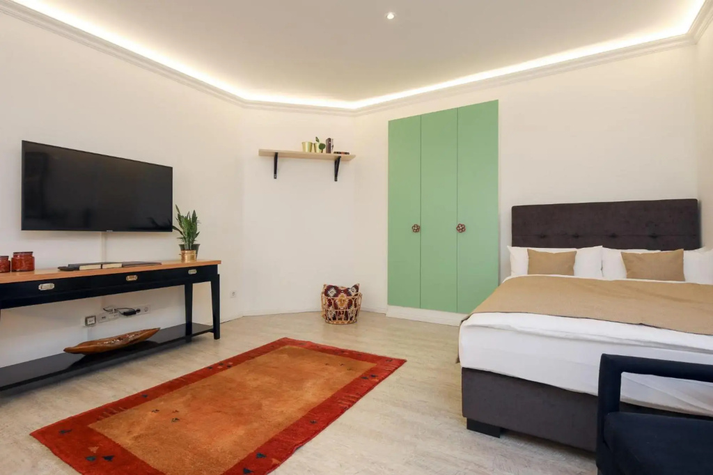 5 Personen Altbau nahe Kurfürstendamm — photo 4