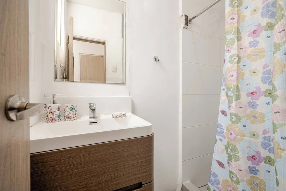 Cozy 2BR - Heart of Barranco - Walk to Everywhere — photo 8
