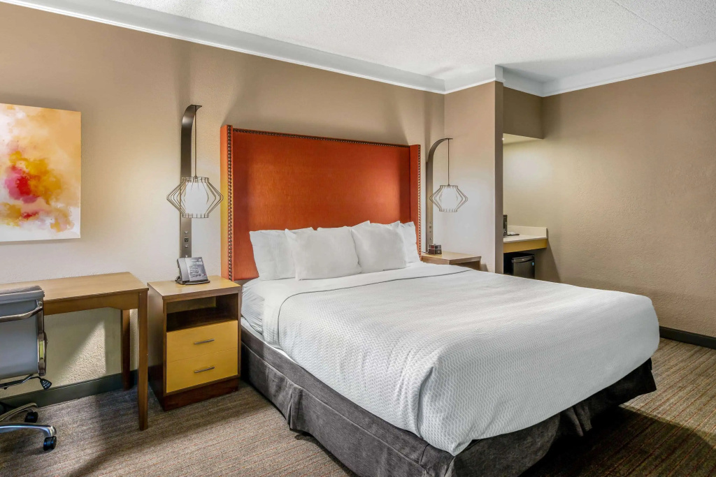 La Quinta Inn & Suites by Wyndham San Francisco Airport N — photo 7