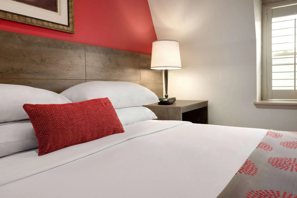 Ramada by Wyndham Oakland Downtown City Center, photo 5