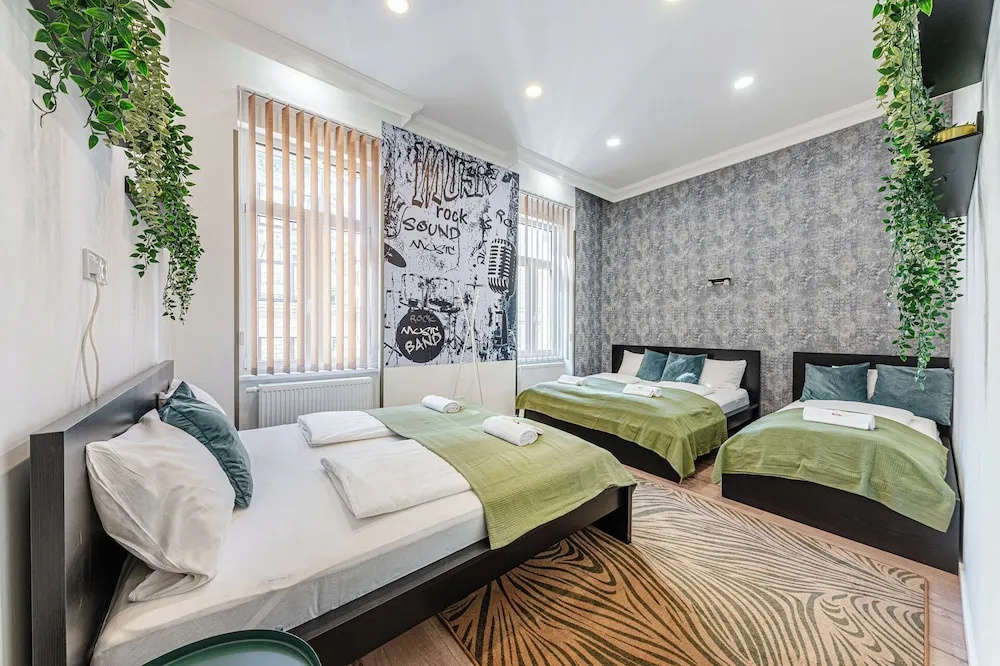 The Other Side - Spacious 3BR with Jacuzzi and Private Sauna, photo 3