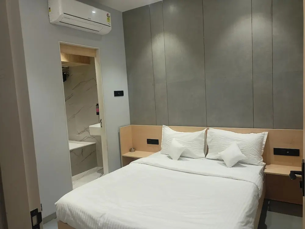 Hotel Golden Suites - Near Nesco, photo 3