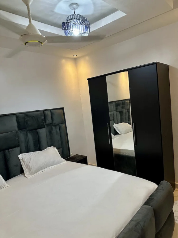 Star Light Apt #3 - The Retreat Apartments — photo 4