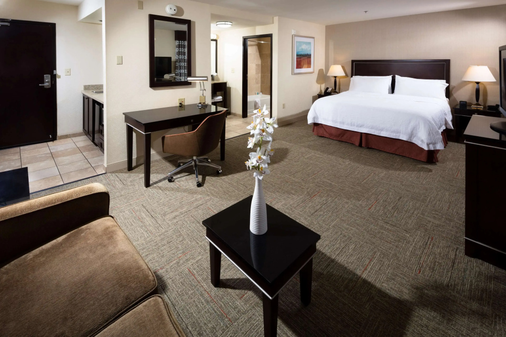Hampton Inn & Suites Las Vegas South — photo 6