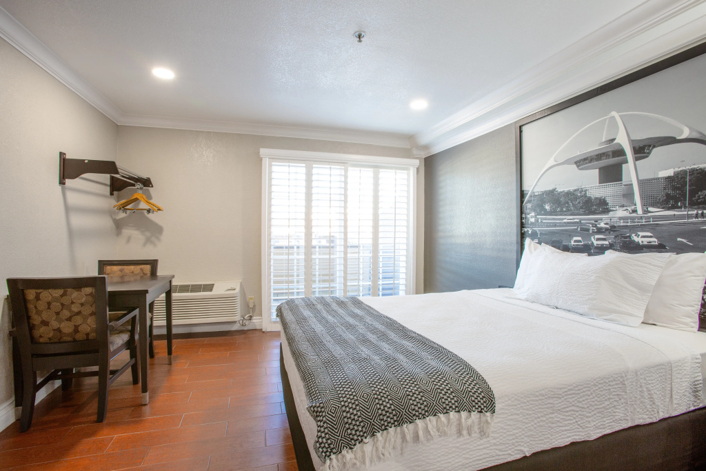Elev8 Hotel Los Angeles LAX — photo 6