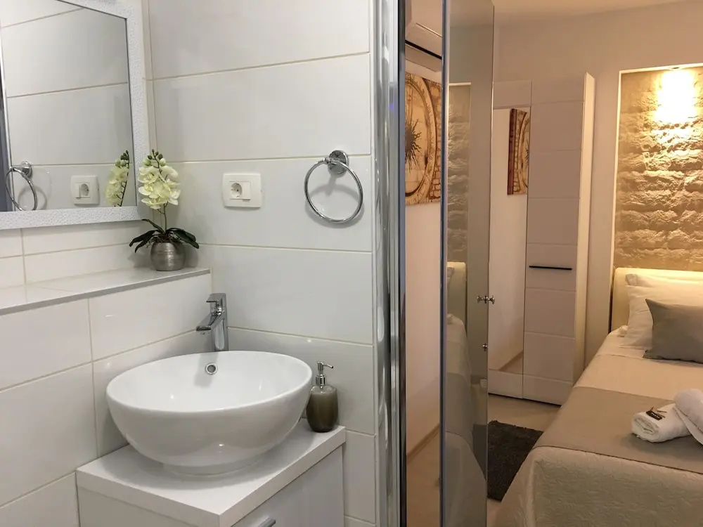 Rooms and apartments Paese — photo 7