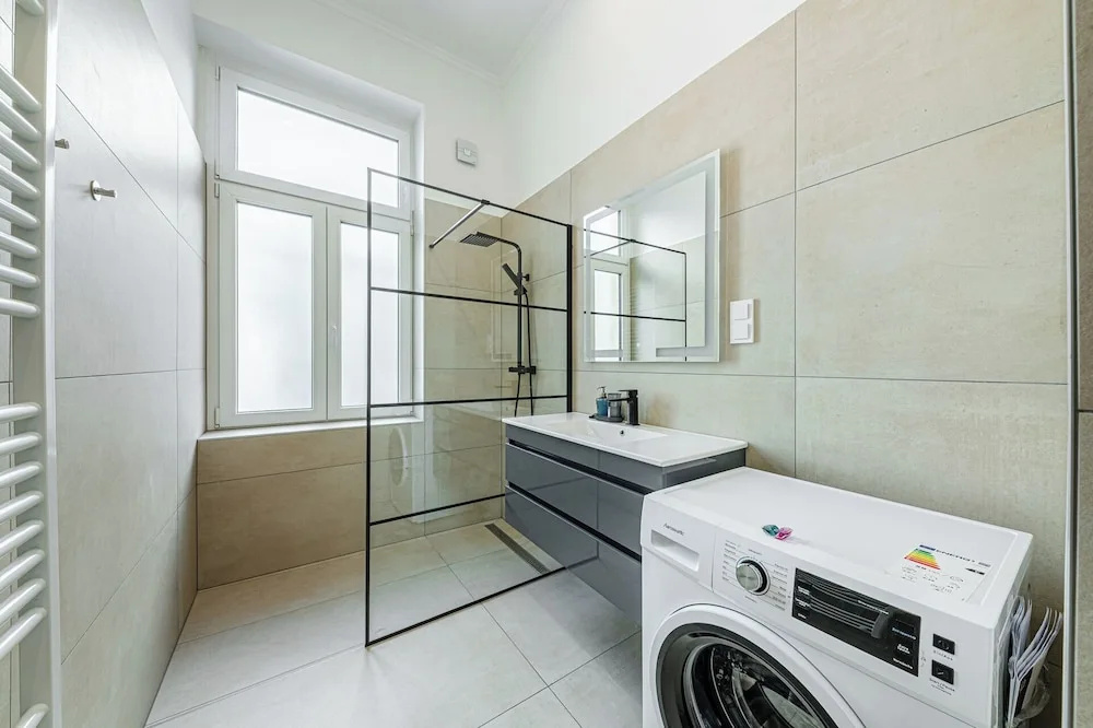 The Other Side - Spacious 3BR with Jacuzzi and Private Sauna — photo 6