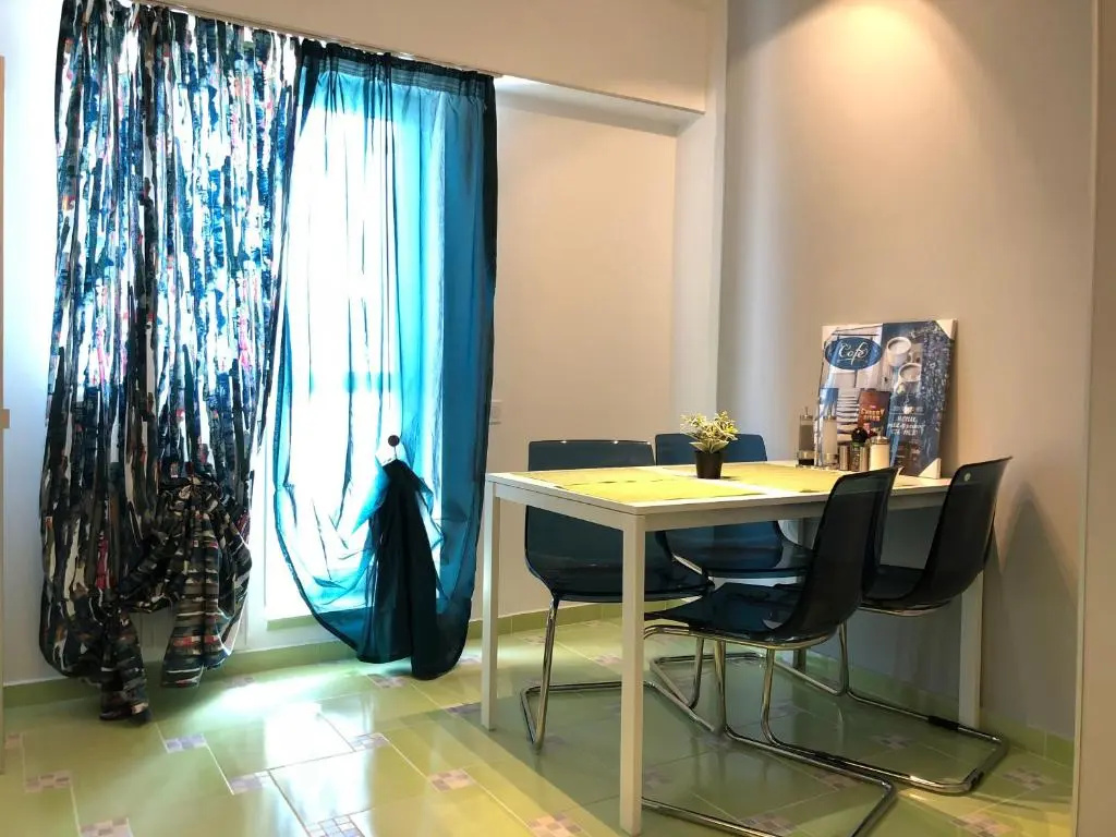 Green Apartment 6, photo 5