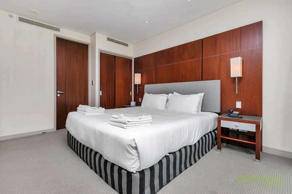 QV Central Upscale Apt in a Hotel (929), photo 3