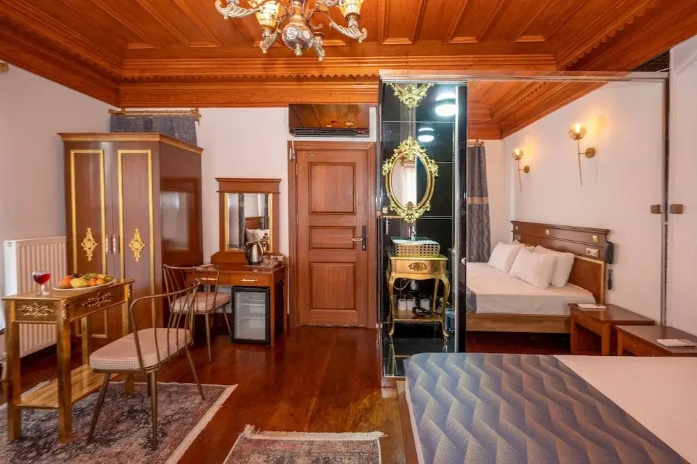 Valeria Antique 1892 Sultanahmet Hotel — photo 6