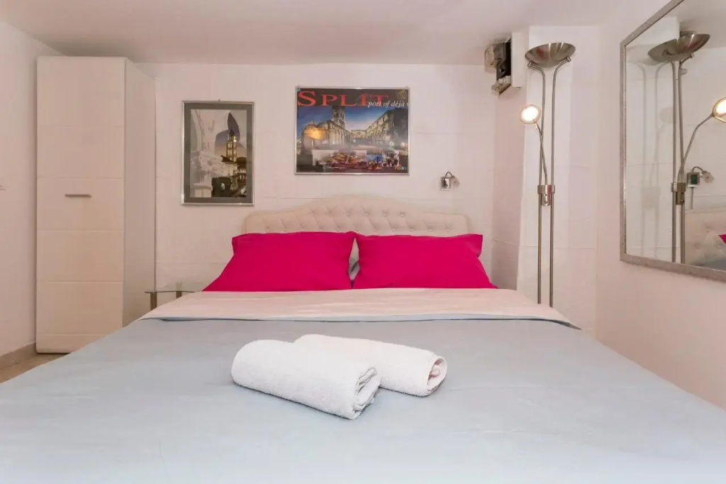 Studio Varos in the heart of Split, photo 2