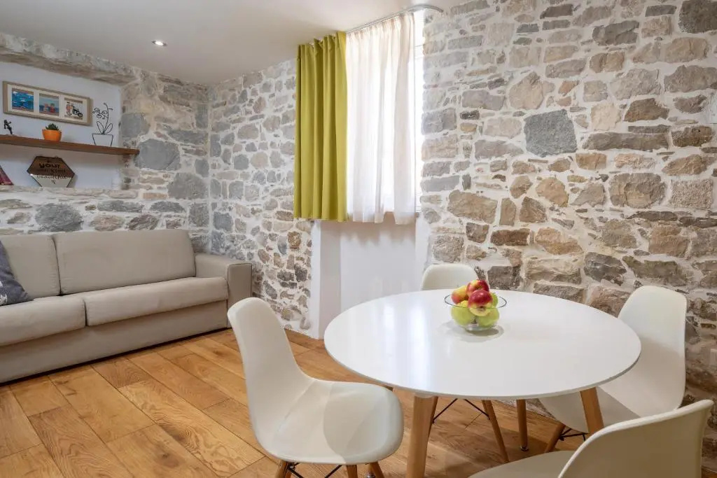 Awesome Stone House, photo 4