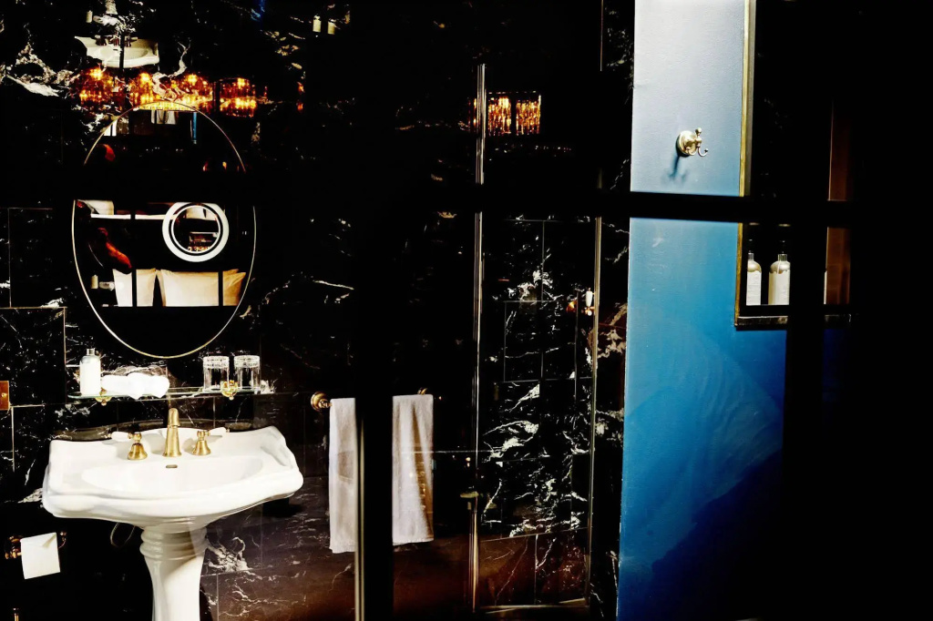 Provocateur — photo 8
