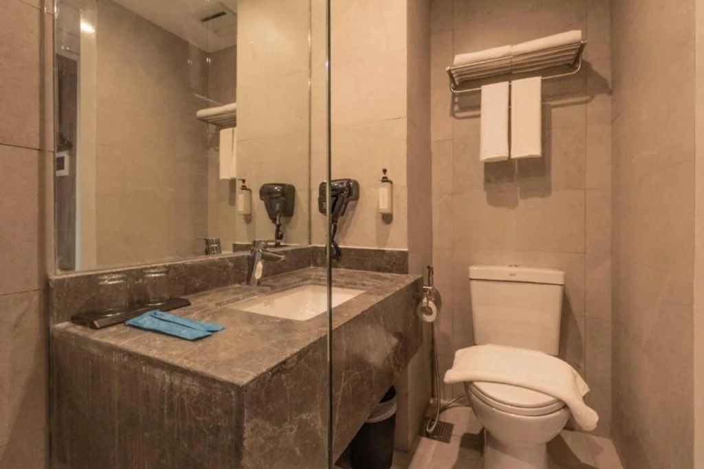 Bayfront Hotel Cebu - Capitol Site — photo 8