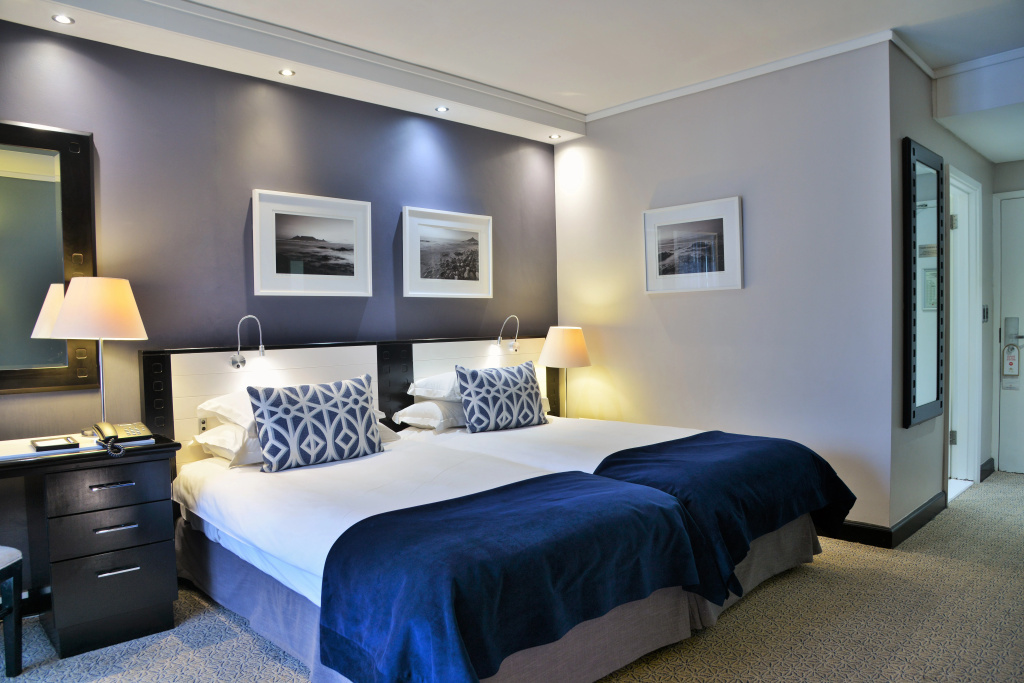 The Commodore Hotel — photo 6