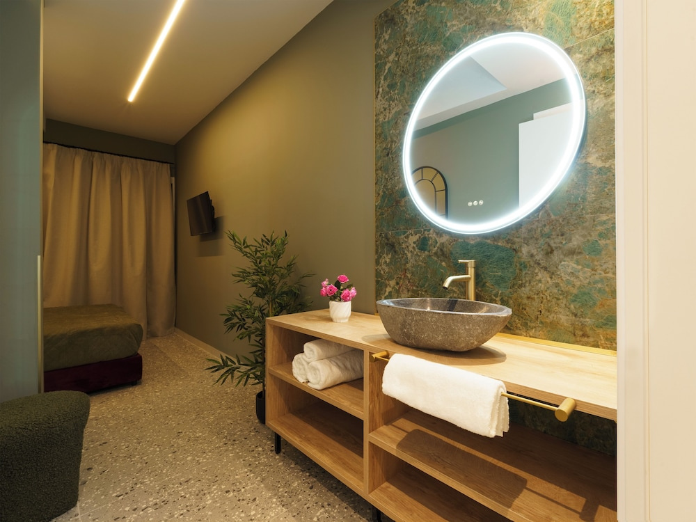 Ernest Suites Psiri — photo 8
