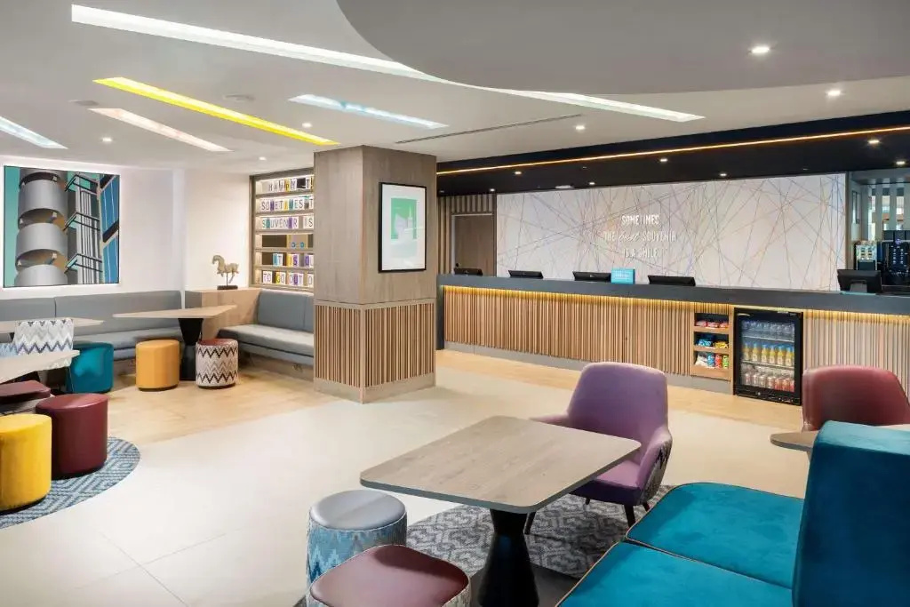 Hampton by Hilton London City — photo 2