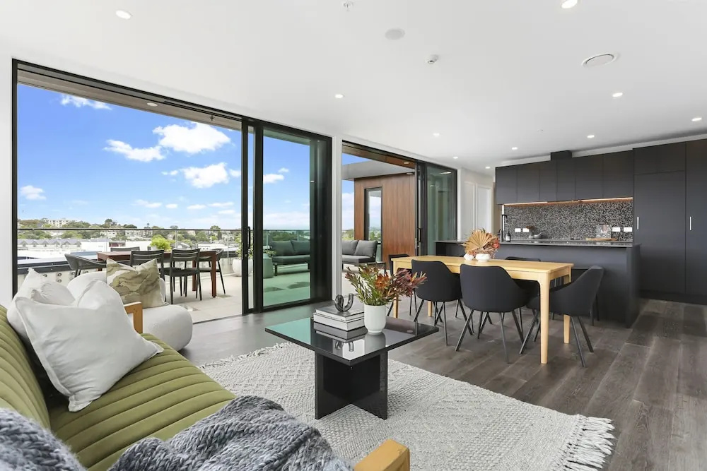 Enfield Sky- Brand New Penthouse — photo 6