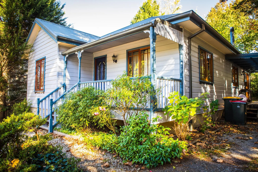 Whispering Pines Cottages