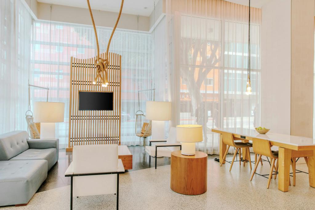 Hampton Inn & Suites Santa Monica — photo 8