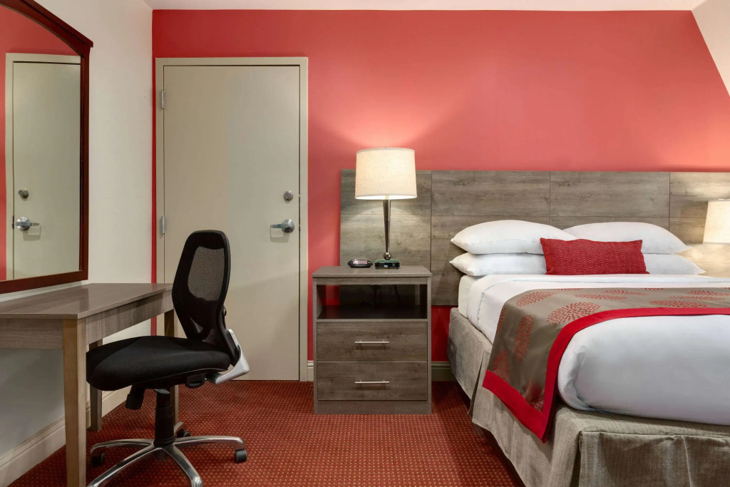 Ramada by Wyndham Oakland Downtown City Center — photo 7