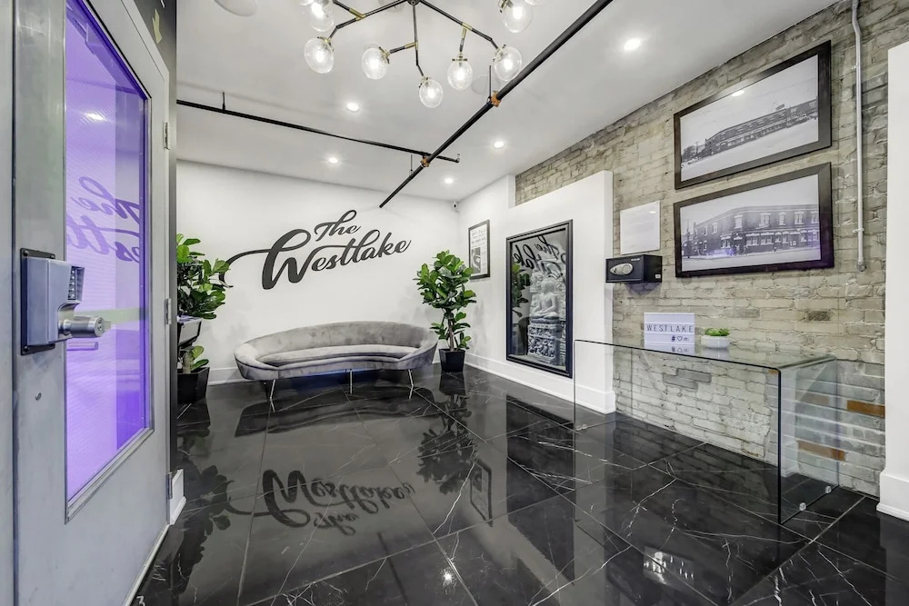 The Westlake, photo 2