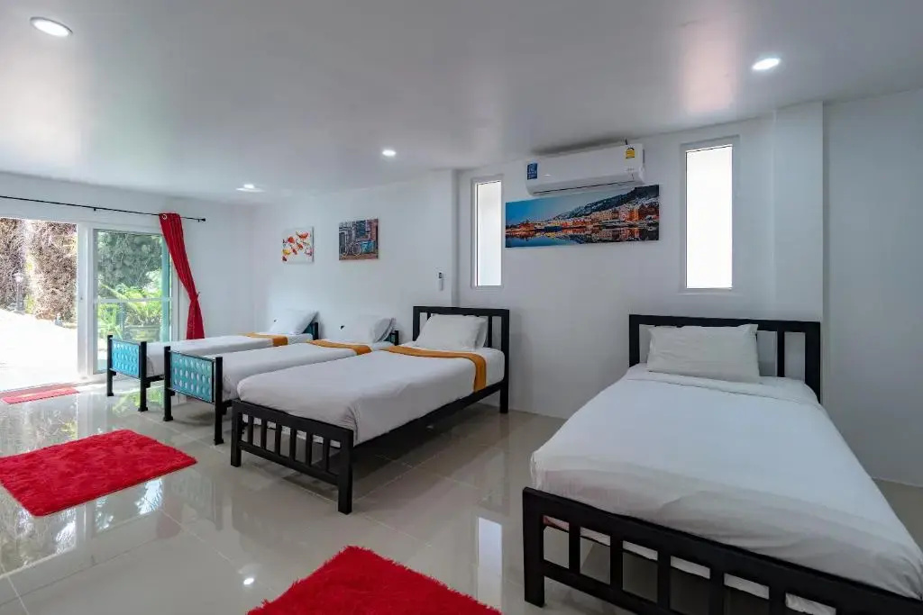 Luxurious 10-bedroom Villa With Private Pool in Chalong, Phuket, photo 5