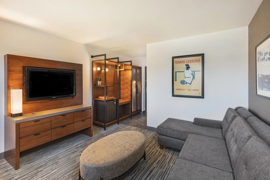 Four Points by Sheraton Los Angeles Westside — photo 7