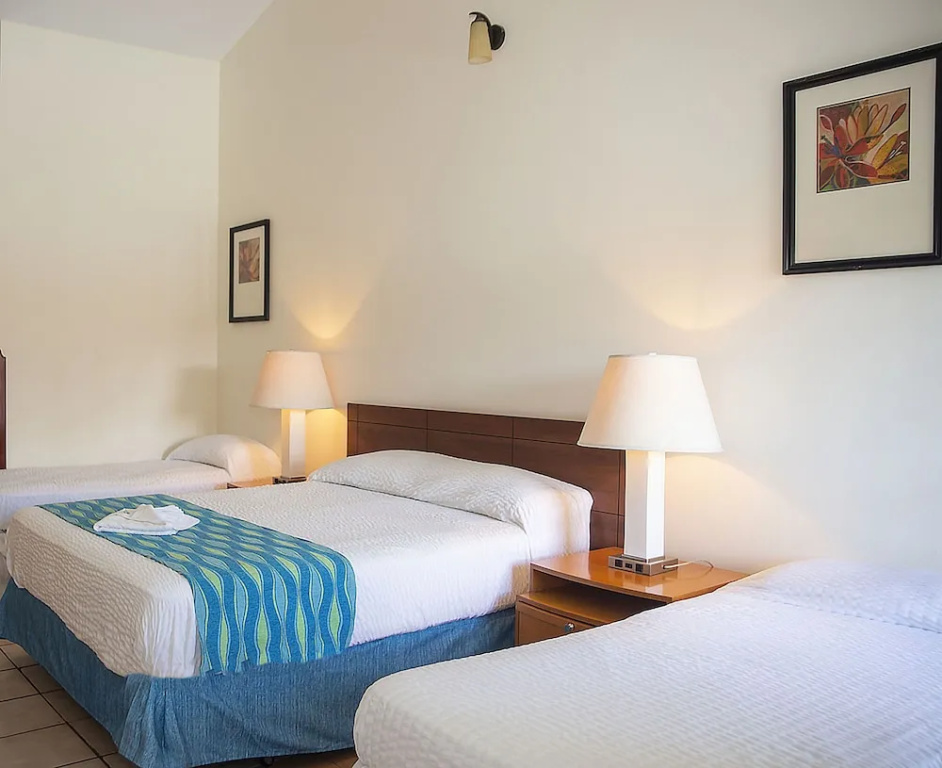 Orange Hill Beach Inn, photo 2